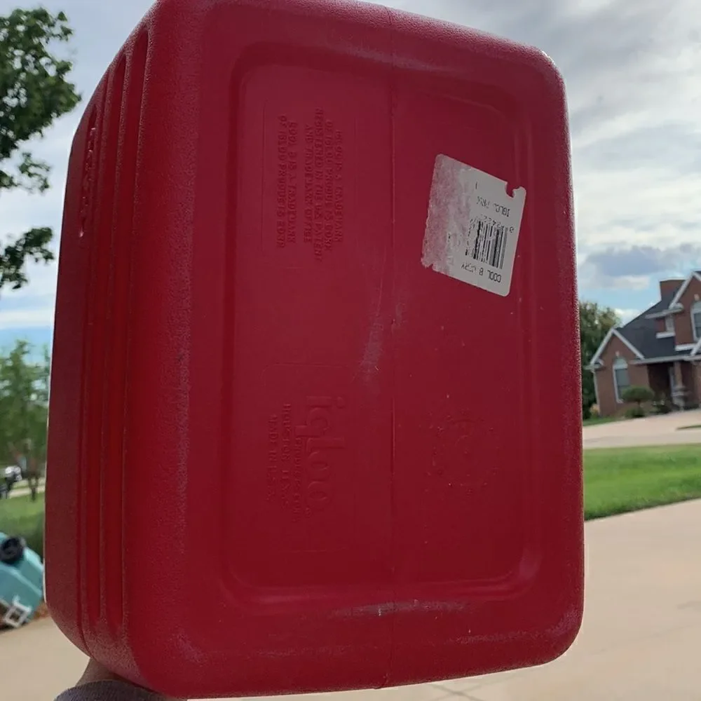 ‎Igloo vintage 6 Pack Cooler Retro Lunchbox Red White